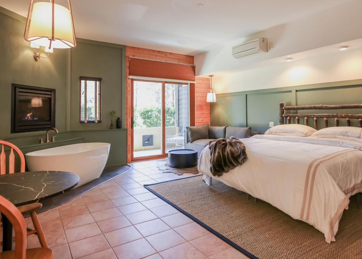 Outland Chalet & Suites Great Smoky Mountains Whittier Eksteriør billede
