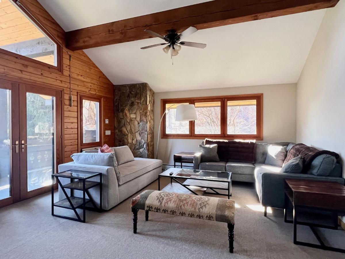 Outland Chalet & Suites Great Smoky Mountains Whittier Værelse billede
