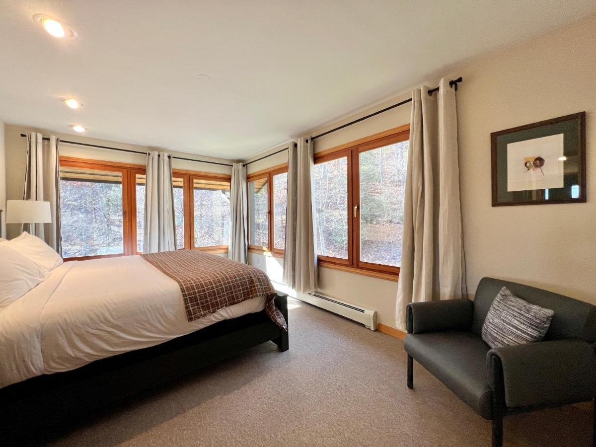 Outland Chalet & Suites Great Smoky Mountains Whittier Værelse billede
