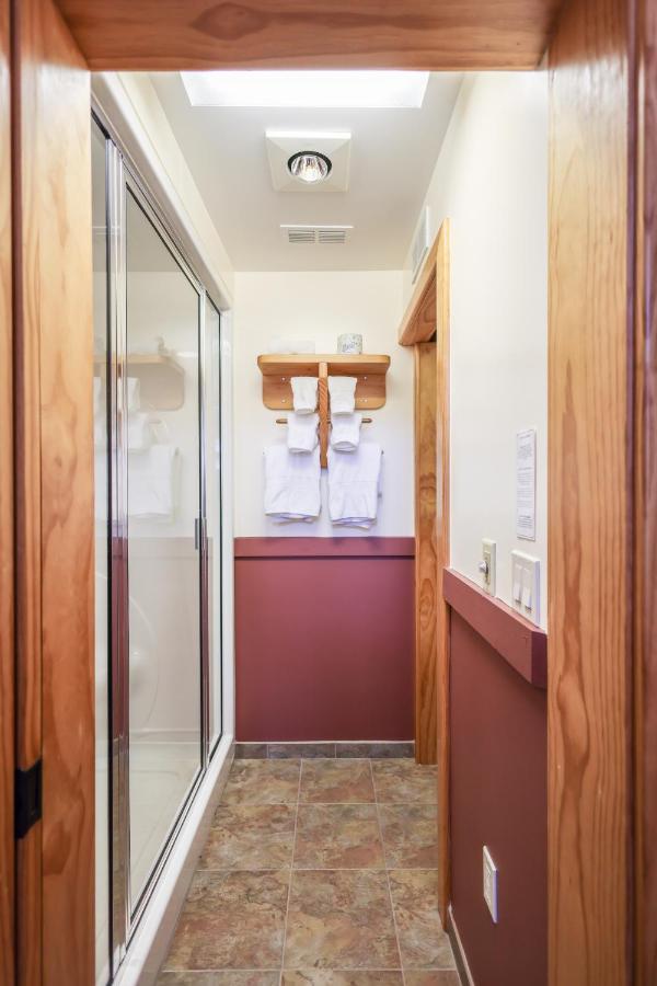Outland Chalet & Suites Great Smoky Mountains Whittier Eksteriør billede