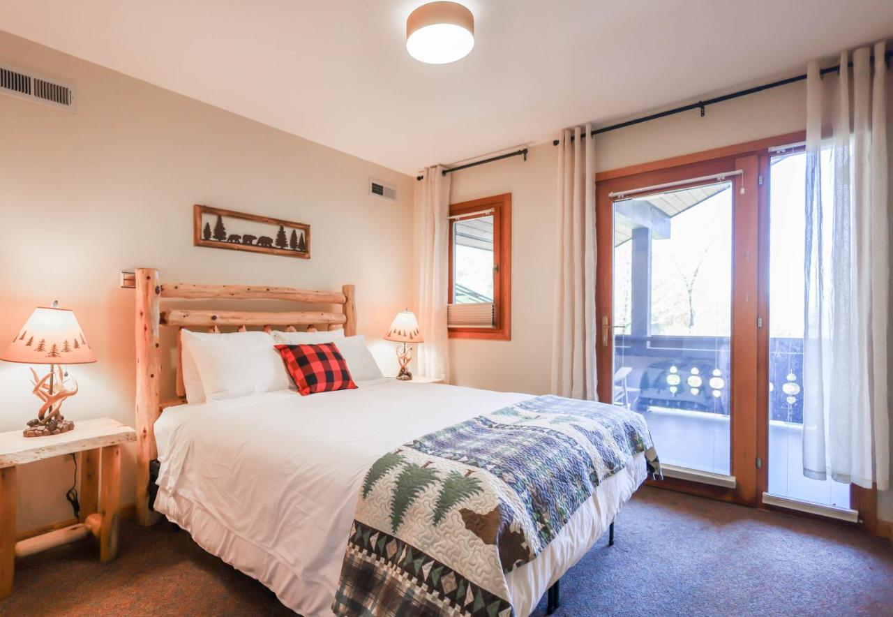 Outland Chalet & Suites Great Smoky Mountains Whittier Værelse billede