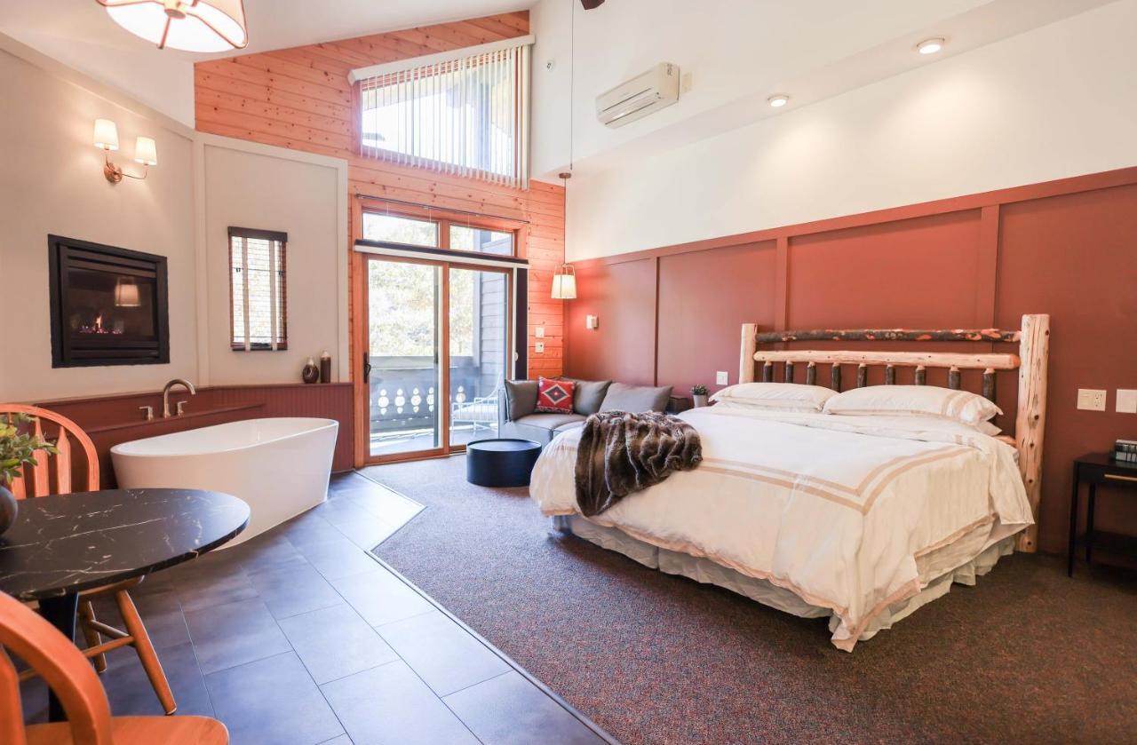 Outland Chalet & Suites Great Smoky Mountains Whittier Eksteriør billede
