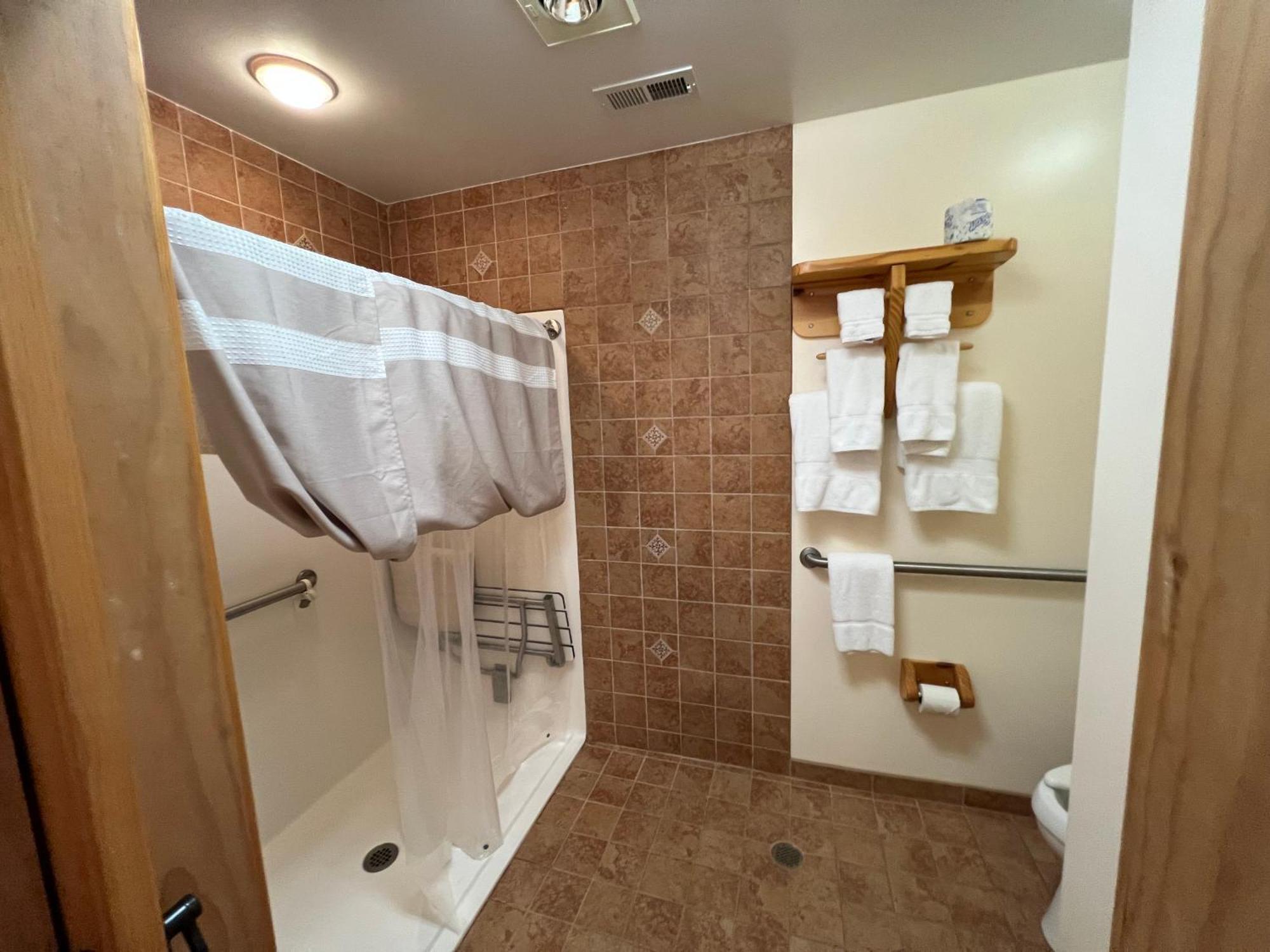 Outland Chalet & Suites Great Smoky Mountains Whittier Eksteriør billede