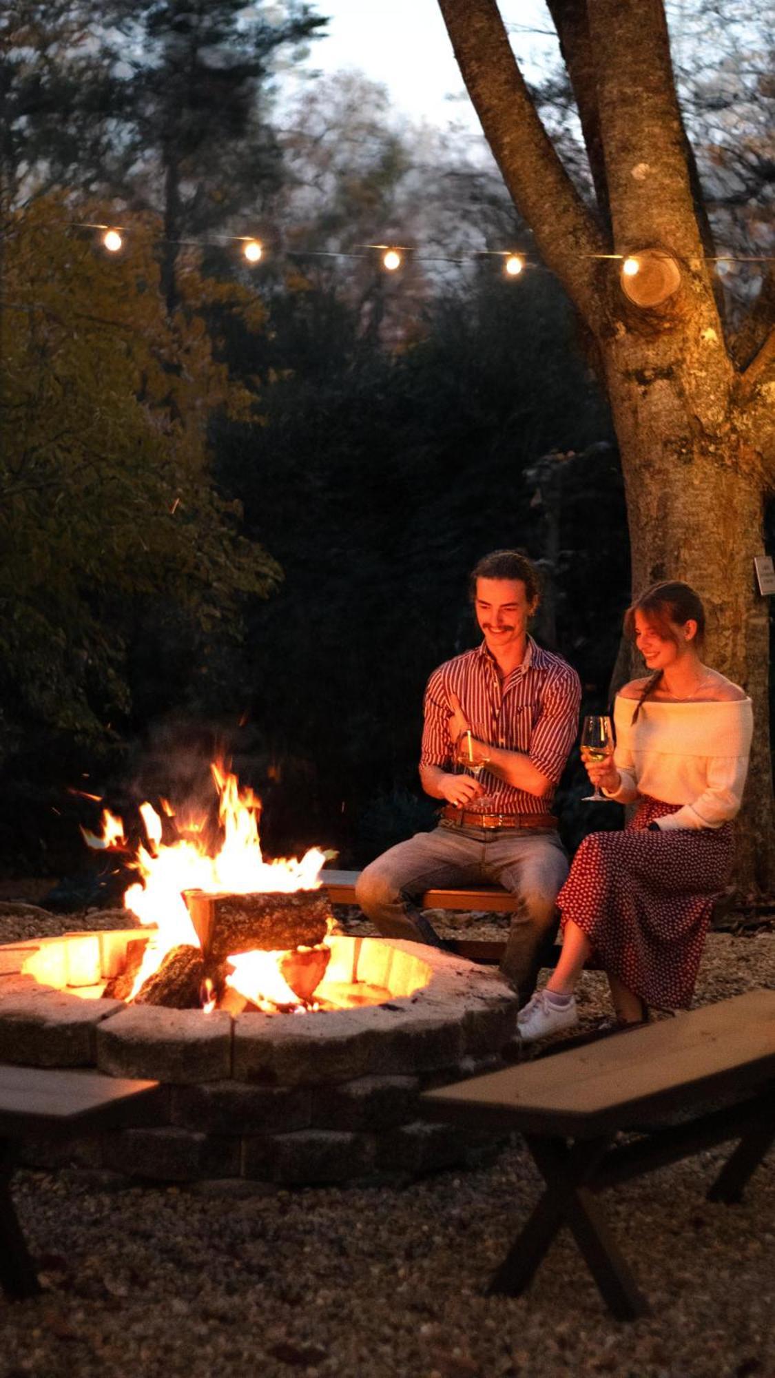 Outland Chalet & Suites Great Smoky Mountains Whittier Eksteriør billede